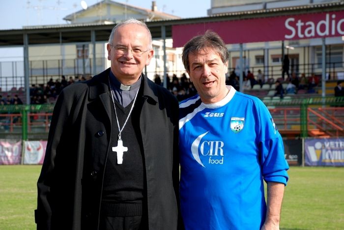 il Vescovo con Domenico Tanzarella Sindaco di Ostuni