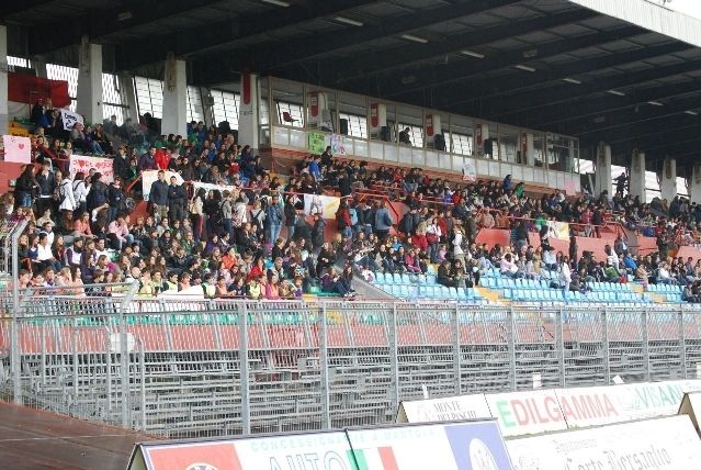 FOTO NIS MANTOVA 2010   TRIBUNA