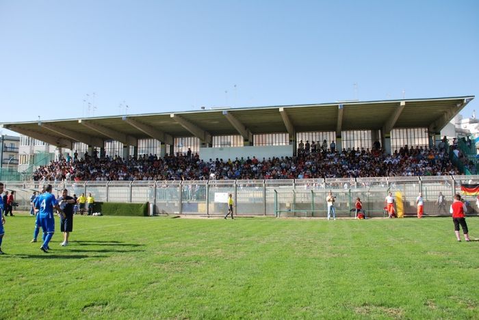 Tribuna centrale piena!