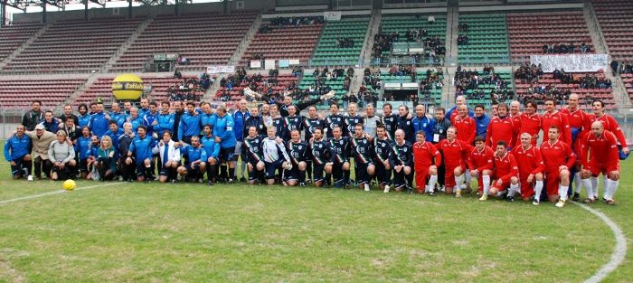 09 Le squadre in campo