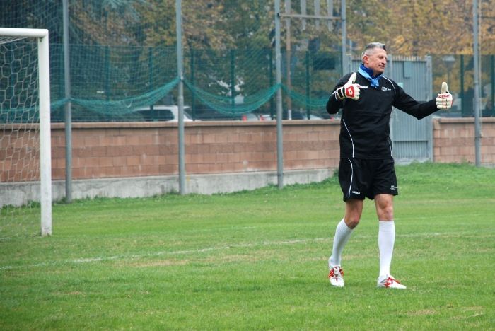 12 Pollici alzati per Andrea Lucchetta