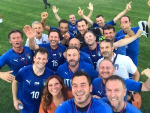 LA NAZIONALE ITALIANA SINDACI VINCE 4-3 A CASALFIUMANESE CONTRO UNA RAPPRESENTATIVA DI AMMINISTRATORI LOCALI